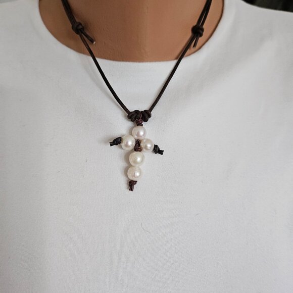 Boho Beach Hand Crafted Freshwater Pearl Cross on Brown Leather Adjustable - Picture 3 of 3